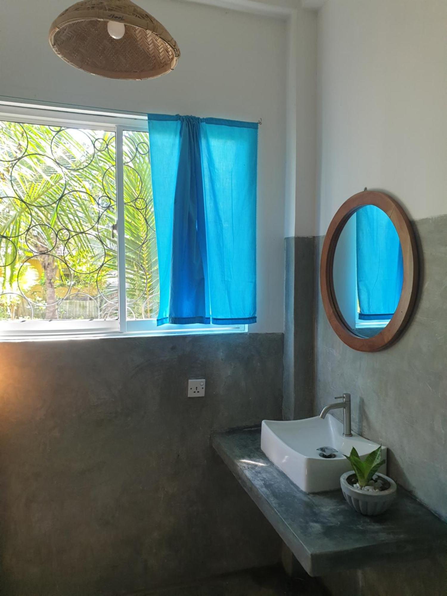 Julianu Hotel แทนกาลเล ภายนอก รูปภาพ